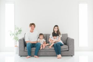 配偶者ビザと永住ビザの違い【一覧表】審査要件・就労制限なども解説